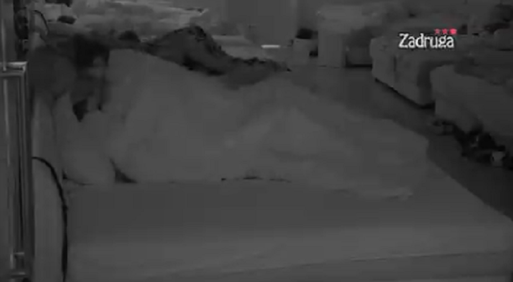 Kamere zabeležile se*s Mine Vrbaški i Mensura - Ovo nikako nije htela da mu dozvoli! (18+ VIDEO)