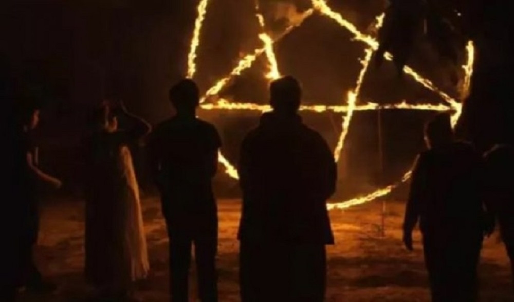 Tukli je Biblijom, pa njenoj ćerki mačetom odsekli glavu