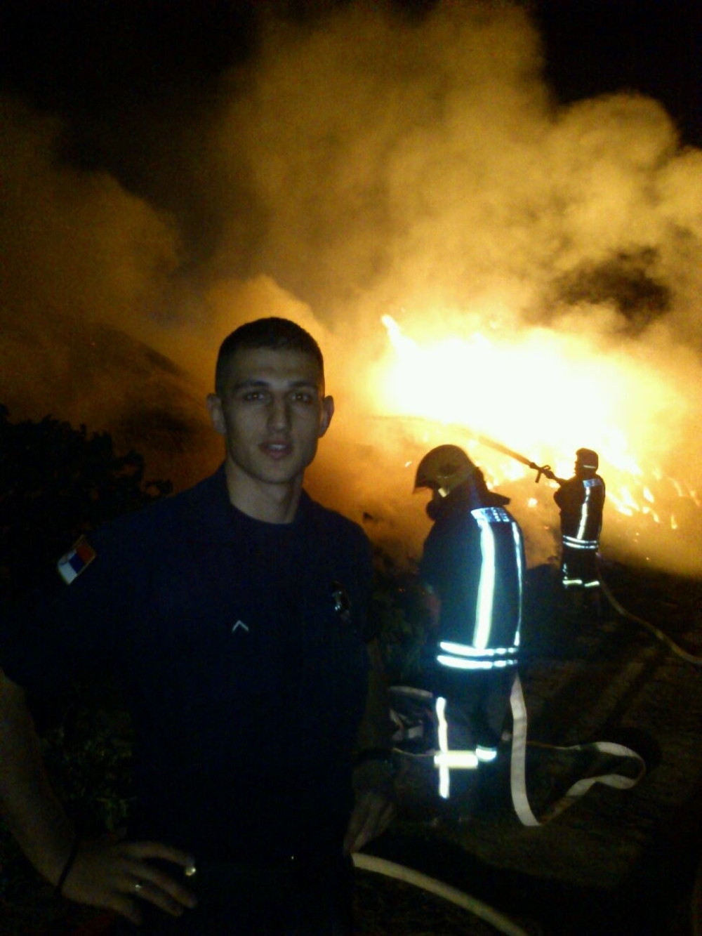 Pavle (31) bio do ušiju zaljubljen u Marinu (28), ali je po svaku cenu hteo da vodi dvostruki život