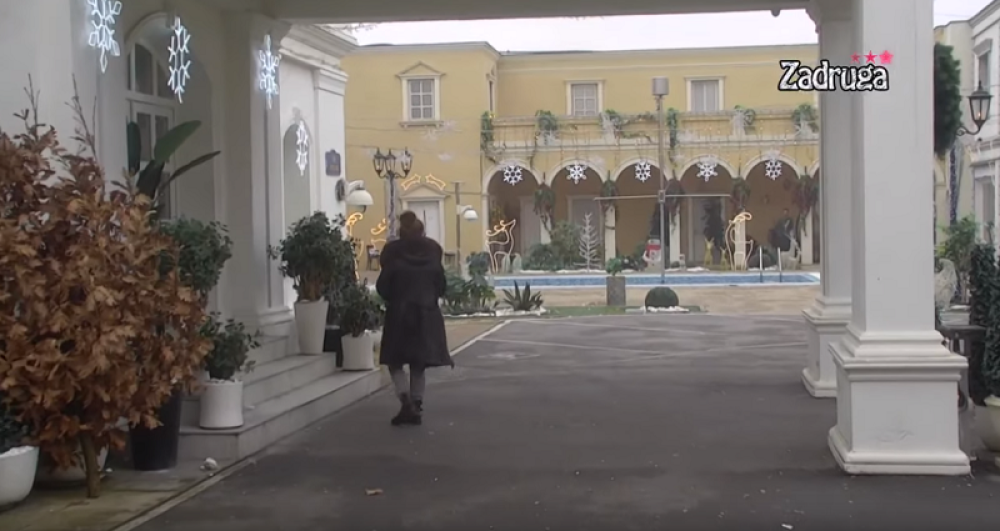 Ona je ušla u "Zadrugu" i odmah je nastao haos: "Kako vas nije sramota!"