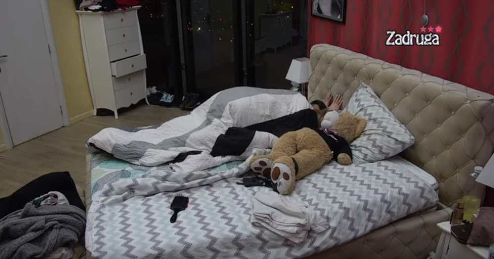 Milica Kemez i Bora Santana u vreloj akciji! Sve pucalo od uzdaha, a onda je on uleteo u sobu (VIDEO 18+)