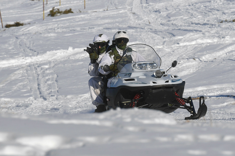 Vojska Srbije spremna da odgovori (FOTO)