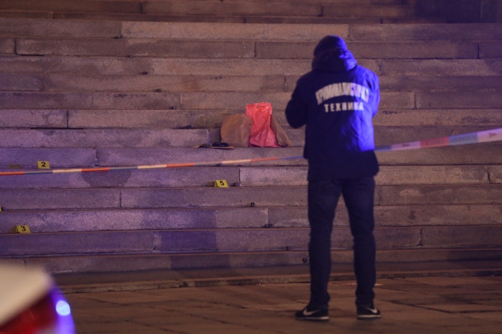 Muškarac pucao sebi u usta ispred Skupštine