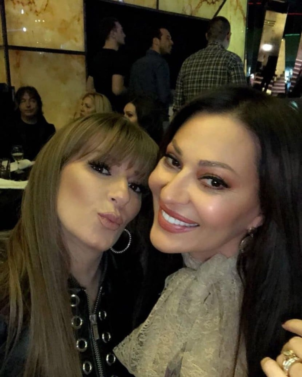 Ceca i Viki su na početku karijere snimile materijale kojih se danas stide! (VIDEO)