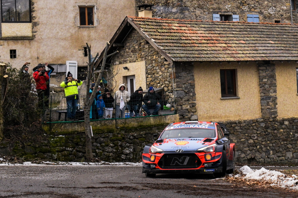 Reli šampion doživeo strašan udes pri ogromnoj brzini (VIDEO)