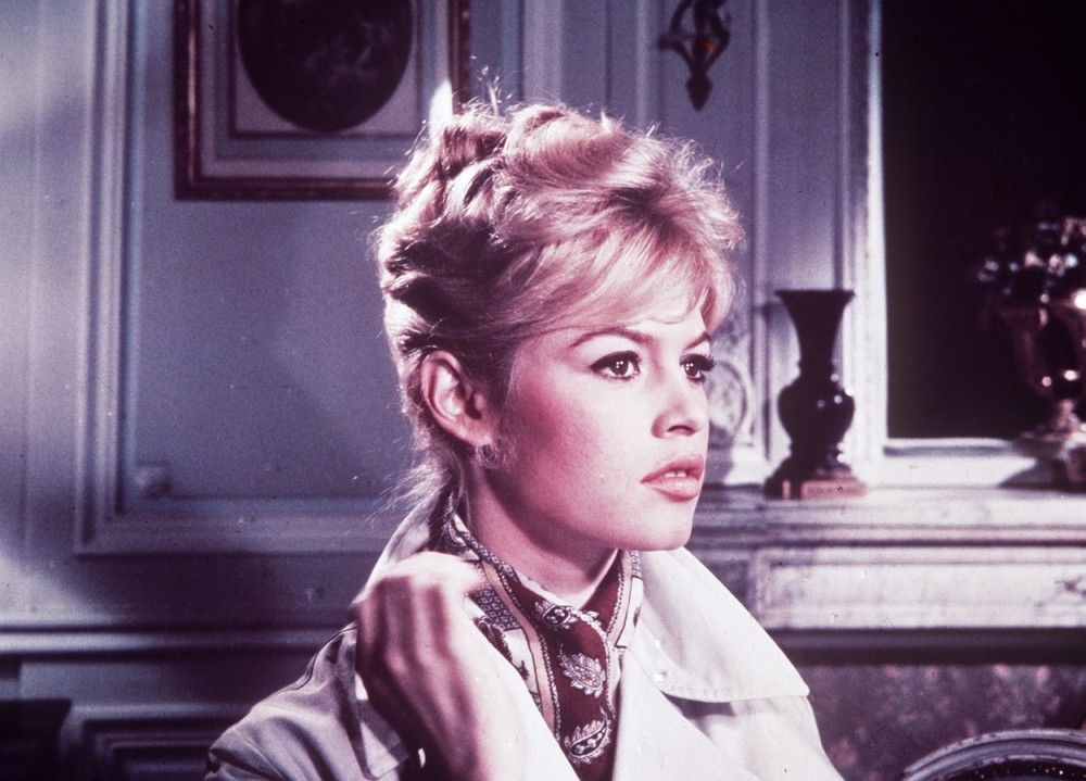 Slavna glumica je tri puta pokušala da se ubije: Mrzela je trudnoću, a sina poredila sa tumorom