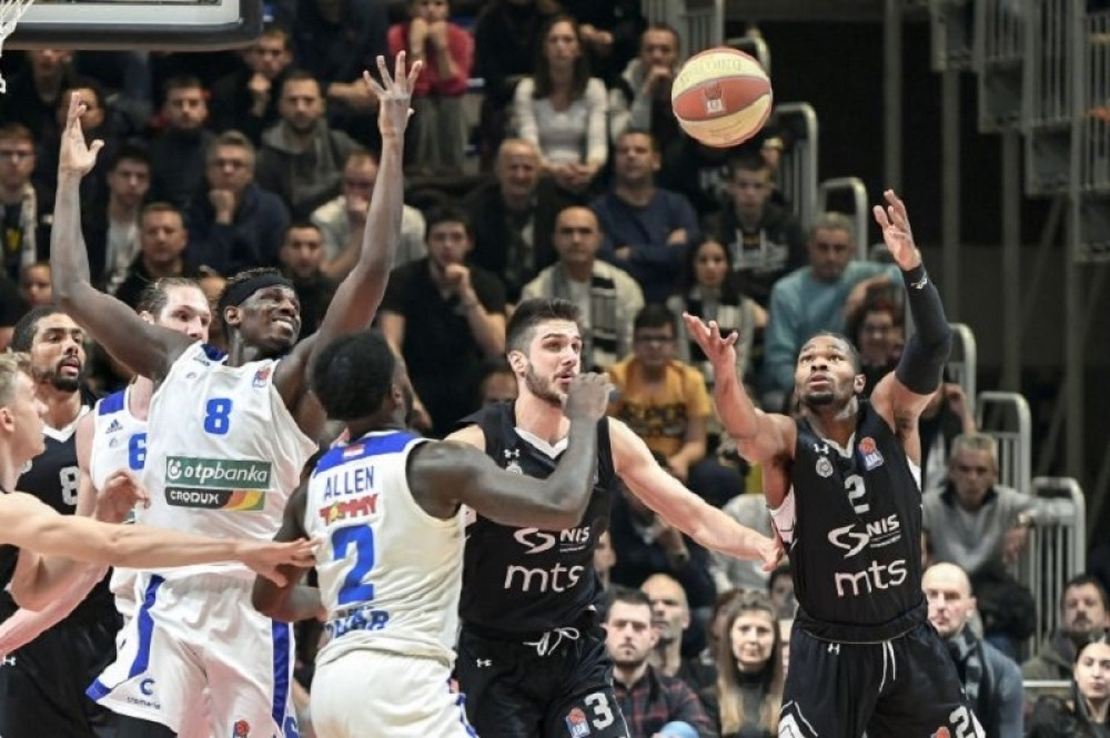 Šuter iz snova, američki stil košarke drži u malom prstu, jedno neverovatno pojačanje