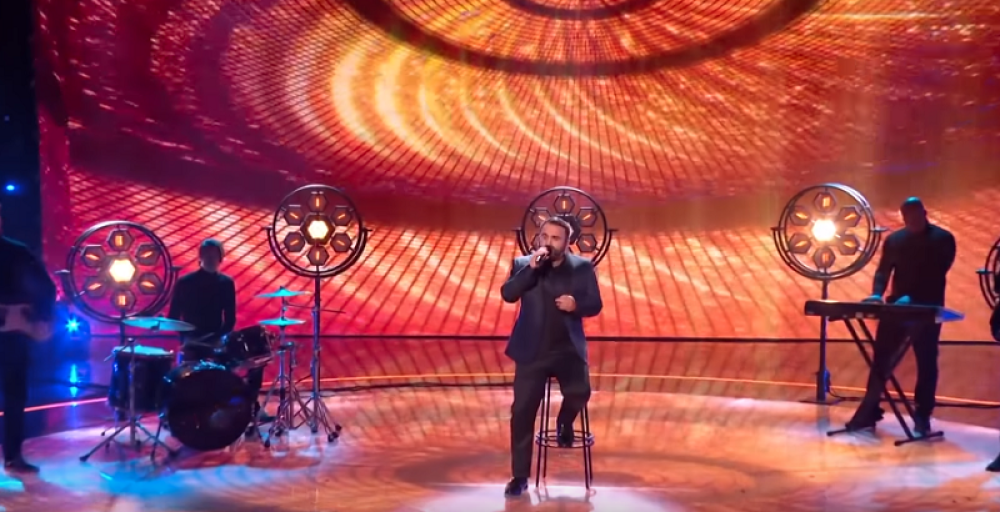 Pevač osuđen na 9 godina zatvora zbog pedofilije!