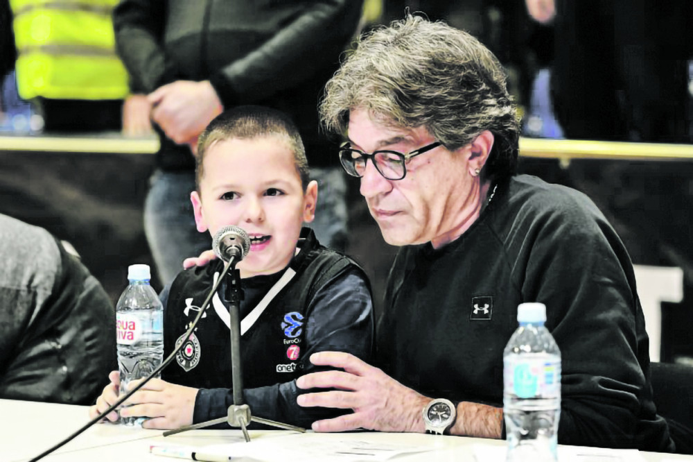 Partizanova nova "jutjub" zvezda ima svega šest godina, živi u Valjevu i ima san da zaigra u crno-belom dresu (FOTO/VIDEO)