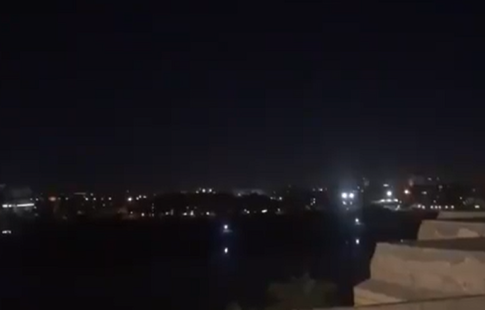 Deset raketa pogodlio bazu u blizini prestonice! (VIDEO)