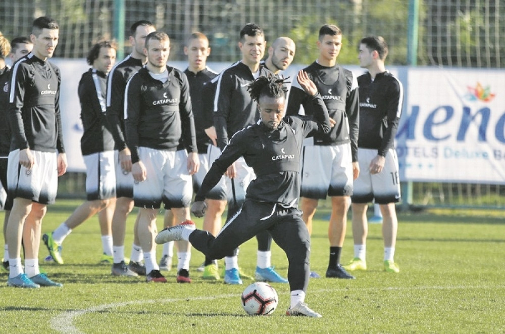 Crno - beli ipak vraćaju još jednog fudbalera, a nije Jojić