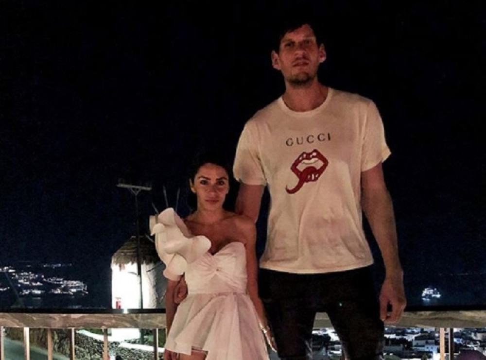Ona je visoka 160, a on 220cm: Naš košarkaš sreću je pronašao sa ovom fatalnom džepnom Venerom, Milica je Bobanu prvo rekla "ne"!