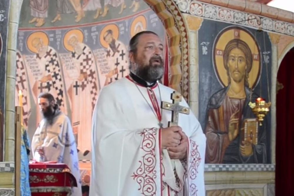 Policija upala u kuću sveštenika Branka dok je bio u crkvi, pa mu uhapsila sina! (VIDEO)