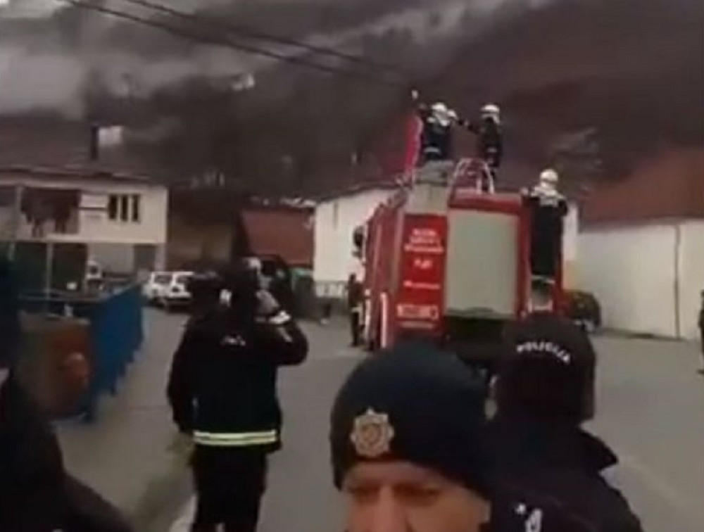 Čitava armija Montenegrina juriša na svetinju! (VIDEO)