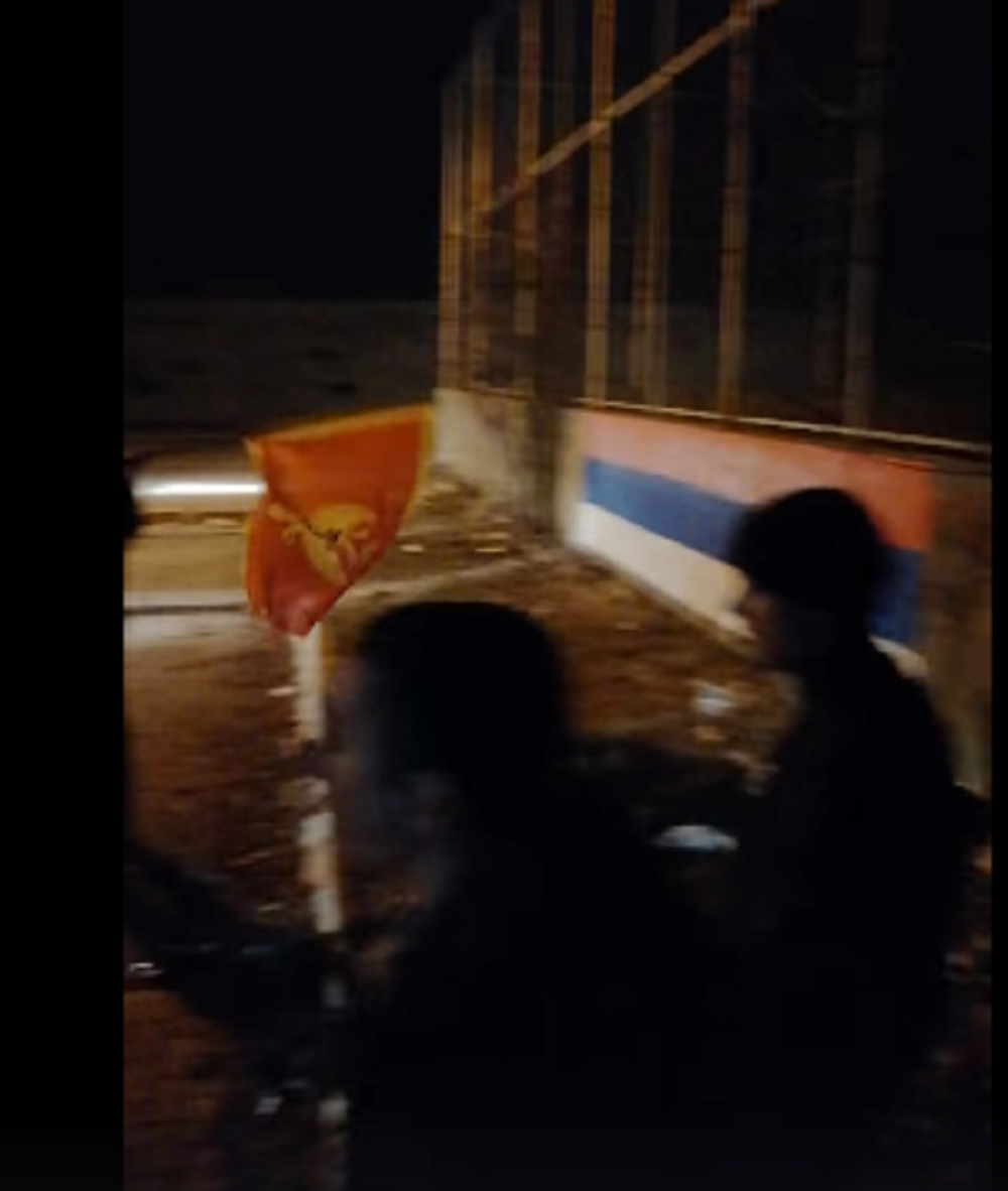 Milogorski vandali napali mladiće koji su branili trobojku