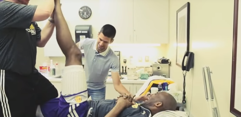 Novak se setio Kobija, nije mu lako... (FOTO)