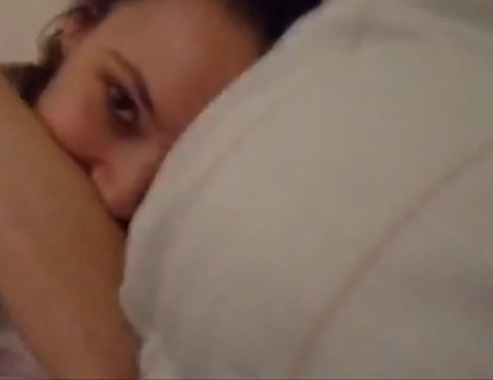 Procurio tajni snimak! Ova pevačica ih je snimila zajedno pre nego što su obelodanili vezu! (VIDEO)