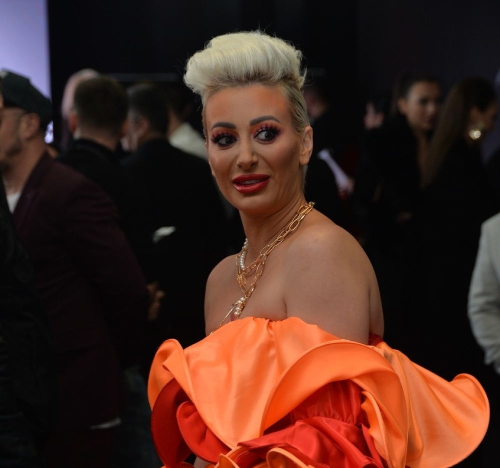 Dušica Jakovljević ima novog dečka! On je visok i zgodan, ali voditeljka krije njegov identitet! (FOTO)