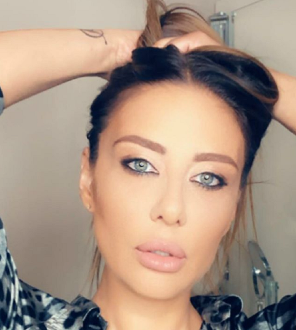 Ana Nikolić fanovi urnisali komentarima: Pevačicin novi izgled im se baš i nije svideo! (VIDEO)