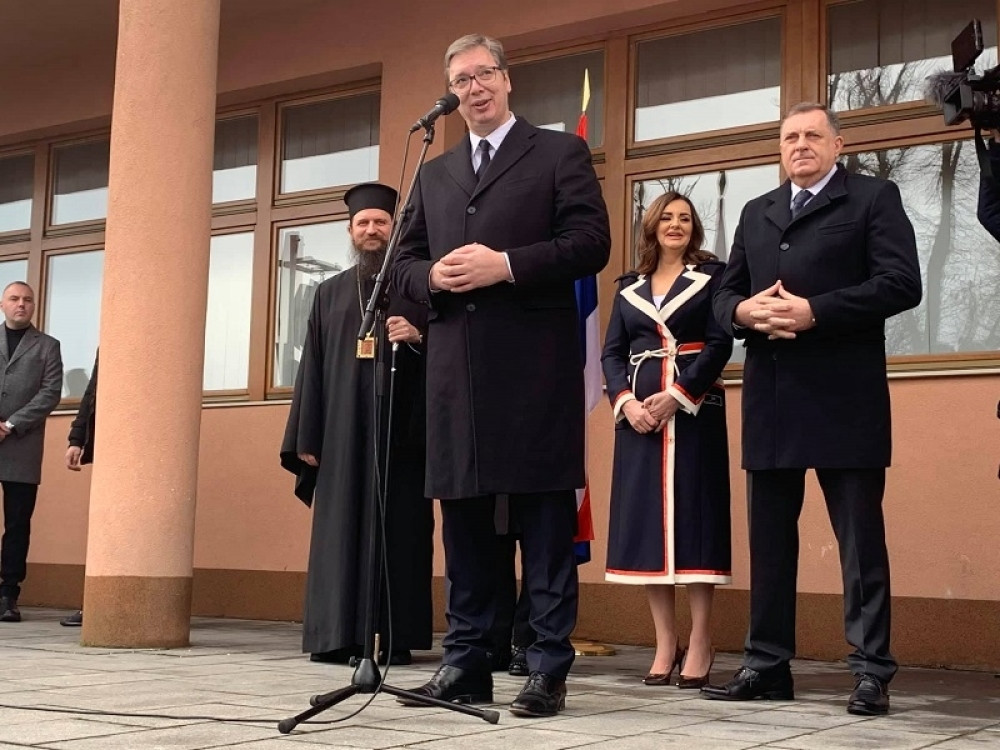 Vučić postao počasni građanin Mrkonjić grada