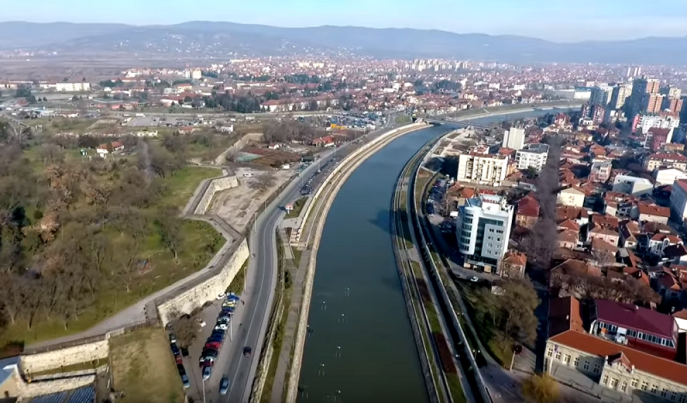 "Sramota, 15 džaka i još je malo". Bruka usred Niša (FOTO)