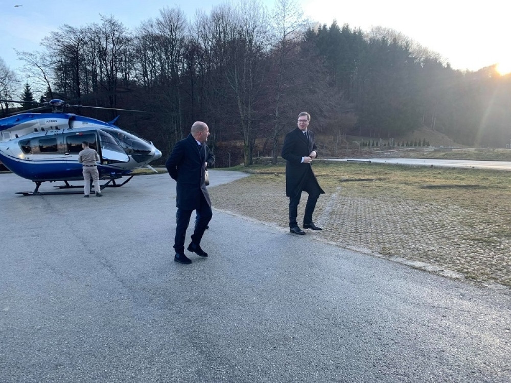 Ekskluzivna reportaža naše novinarke - Sa predsednikom Vučićem na njegovoj dedovini (FOTO)