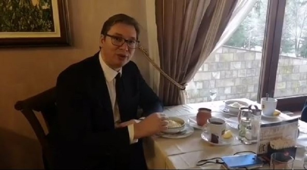 Kako je izgledala vožnja helikopterom i ručak sa predsednikom Vučićem, ekskluzivno za Alo.rs otkrio malo poznate detalje o sebi