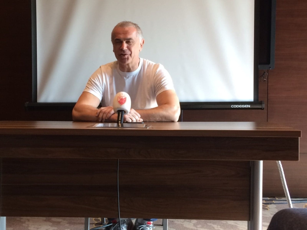 Terzić otkrio politiku kluba oko transfera, poznato je ko će otići iz Zvezde