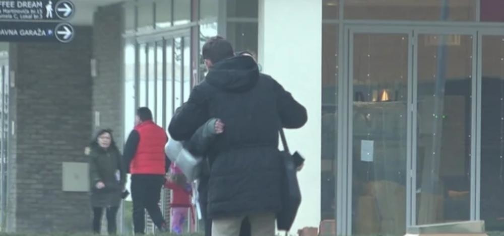 Luna Đogani ima novog dečka?! Uhvaćena u zagrljaju misterioznog muškarca (VIDEO)