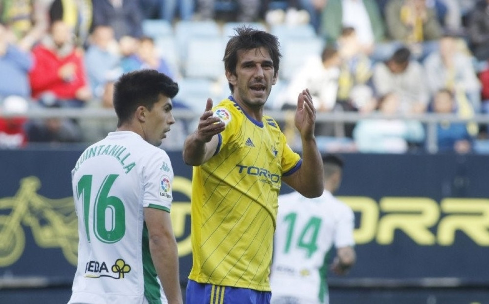 Visoki napadač ima novi klub (FOTO)