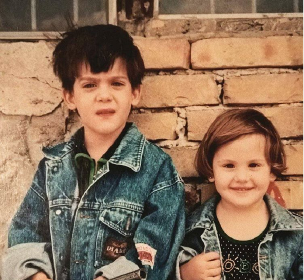 Toliko su poznati u Srbiji, a nema šanse da pogodite ko stoji iza fotografije!