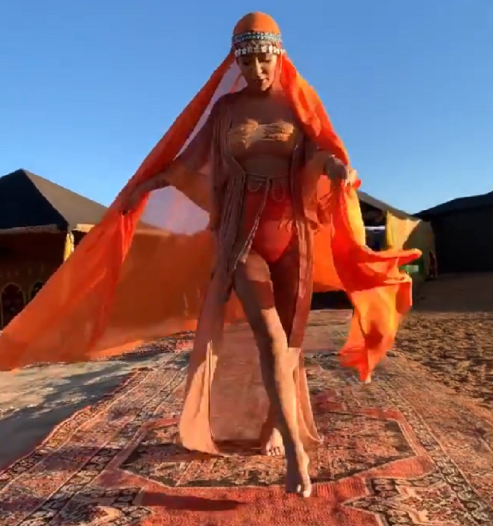 Ubija kako izgleda: Ana Nikolić u providnom kupaćem raspalila maštu suprotnom polu! (FOTO)