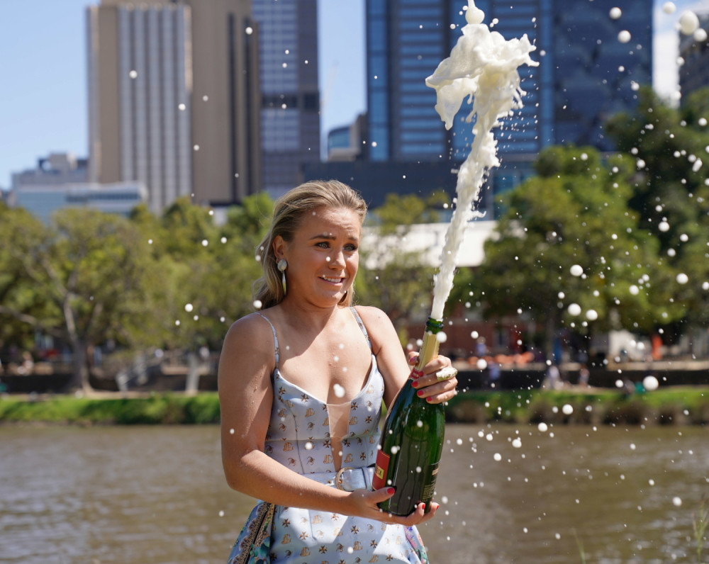 Nole, sa njom ćeš deliti tron kad budeš pobedio! Ruska krv joj teče venama, dok joj noge izgledaju sjajno (FOTO)