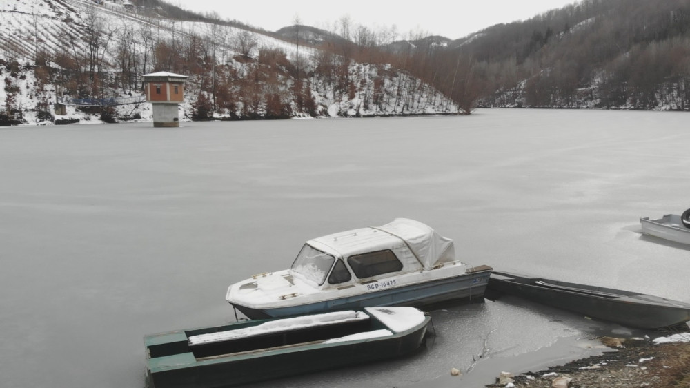 Neki se kupaju u njemu, ali ga mnogi zaobilaze zbog onoga što se krije na dnu