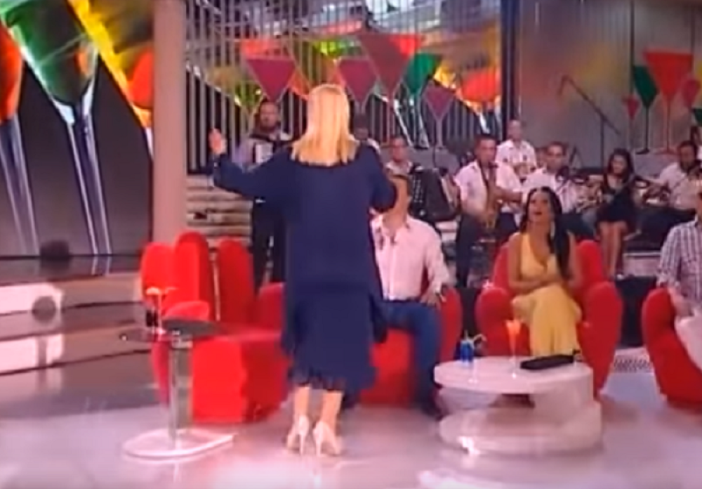 "Nevinost sam izgubila maloletna sa nastavnikom, u njemu sam tražila oca!" Šok ispovest srpske pevačice!