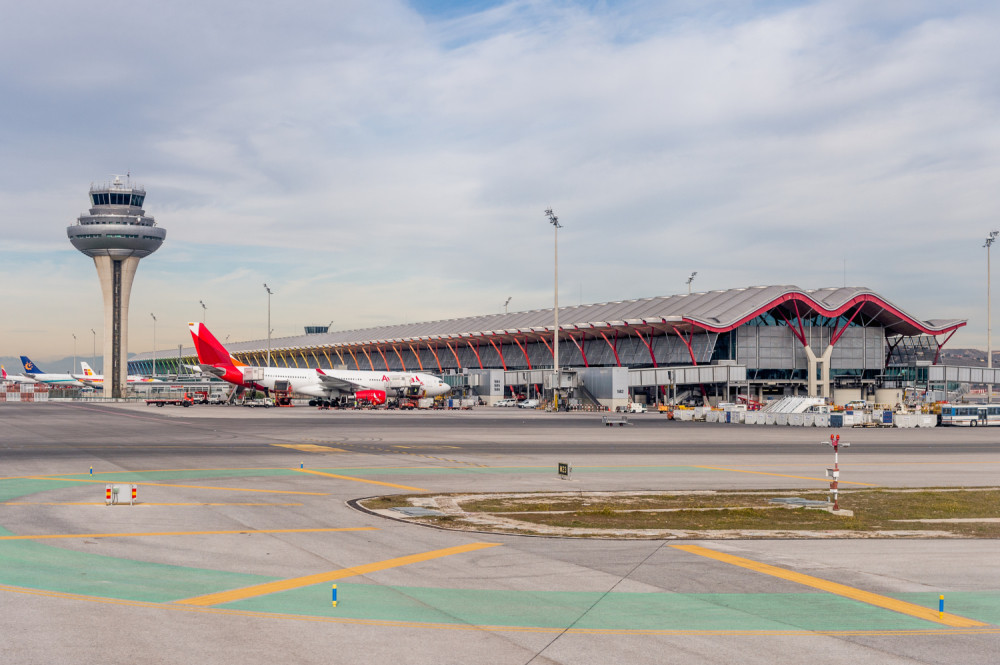 Rusi čekaju na aerodromu, jedna osoba se ne oseća dobro! Moskva besni na Podgoricu!