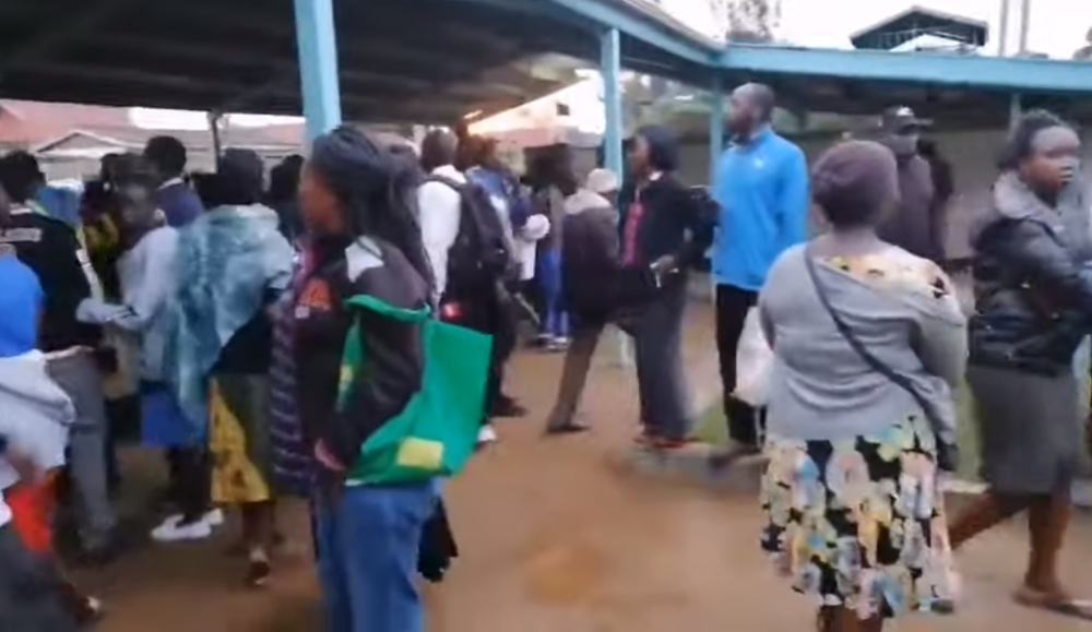 U stampedu poginulo najmanje 13 dece, 20 povređeno (VIDEO)