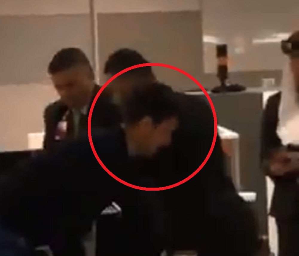 Opkolili Novaka Đokovića, obezbeđenje reagovalo - Srbin u centru zbivanja (VIDEO)