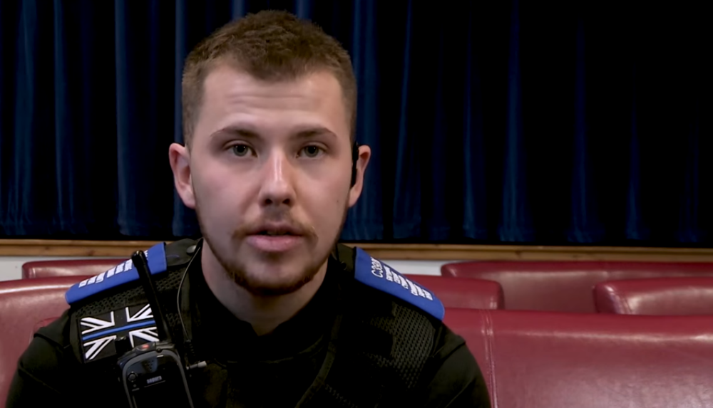 Transrodni muškarac tužio tinejdžera sa Aspergerovim sindromom (VIDEO)