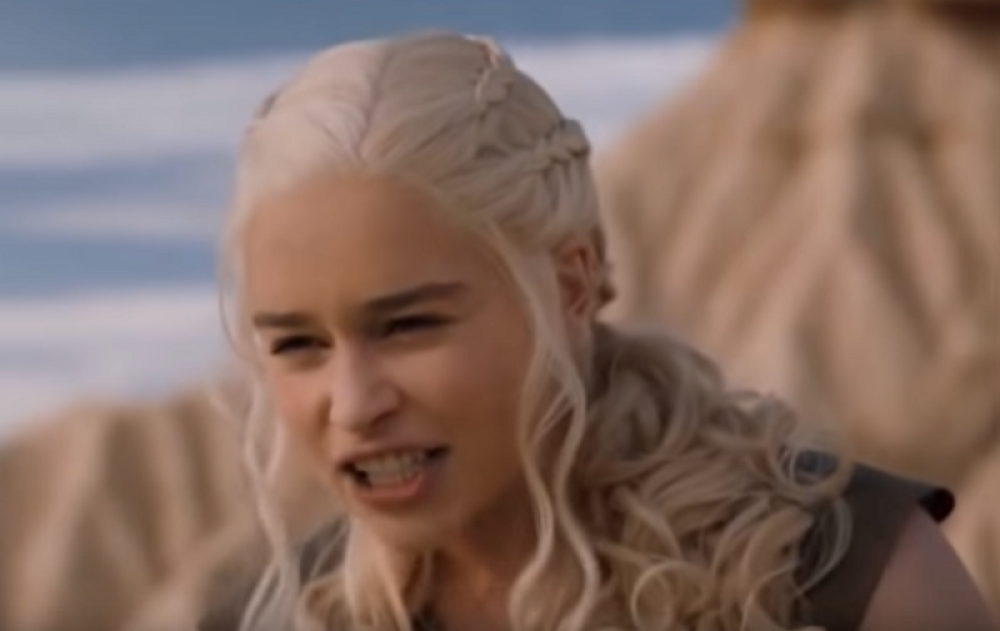 Pogledajte kako Deneris Targarijan žešće psuje na srpskom jeziku (VIDEO)