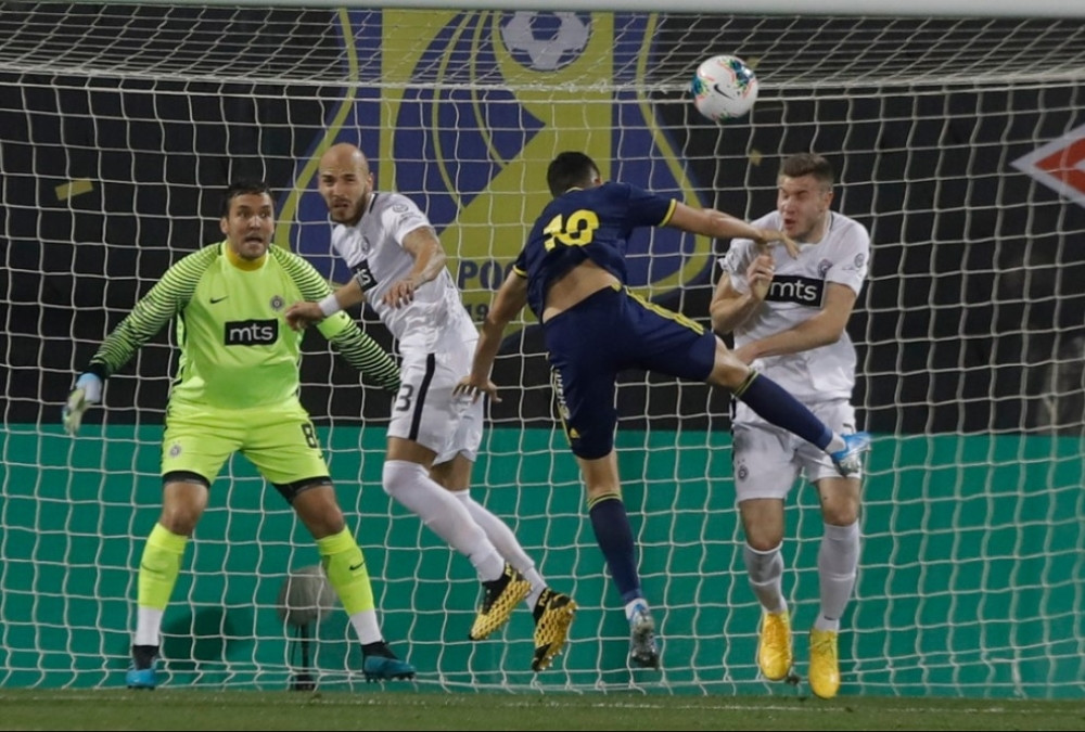 Šestorica fudbalera pozitivno na koronavirus - ceo tim u izolaciji