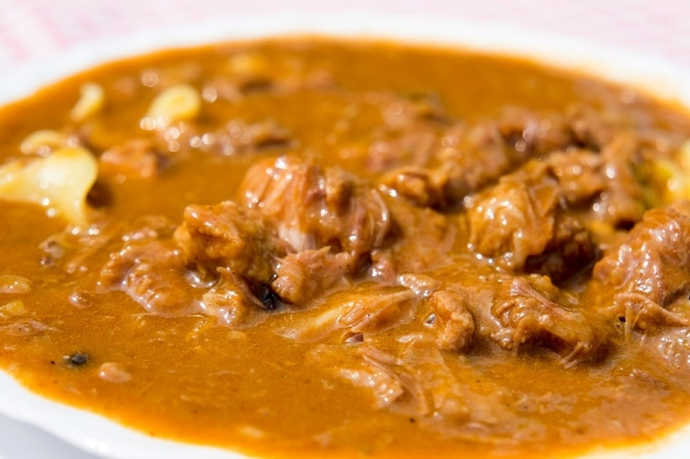 Ljuti gulaš sa slaninom, čuveno jelo na drugačiji način (RECEPT)