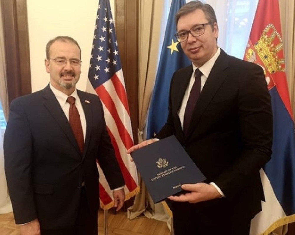 Ambasador SAD uručio pismo našem predsedniku - jedna stvar je malo čudna (FOTO)