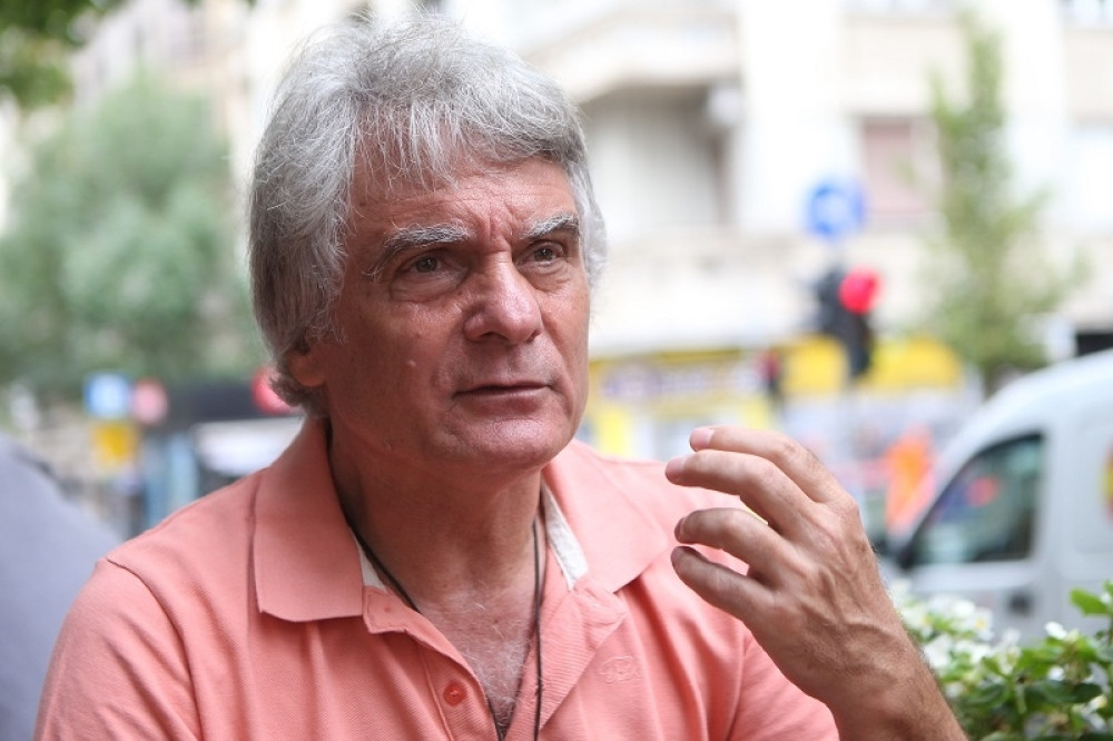 Dva mesta za dve legende, jedna je Dule Savić, a druga kapiten čijeg dizanja trofeja se "Delije" najradije sećaju