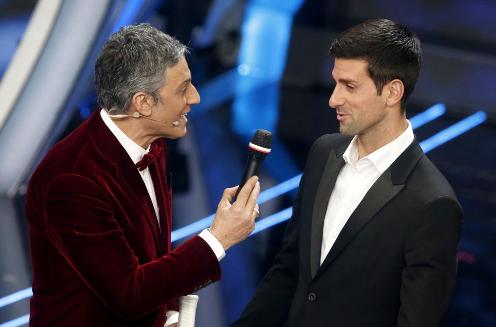 Đoković oduševio svet, otpevao pesmu Erosa Ramacotija na čuvenom muzičkom festivalu (FOTO/VIDEO)