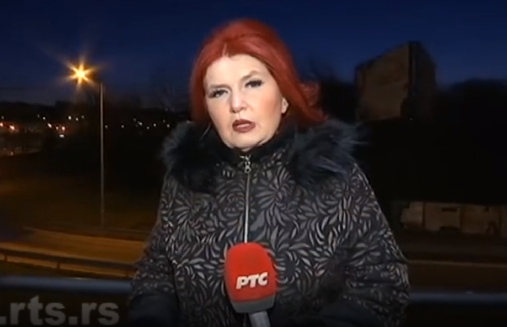 Pukla vodovodna cev na Autokomandi, pojedini građani evakuisani, stigla i ekipa vatrogasaca (FOTO SA LICA MESTA)