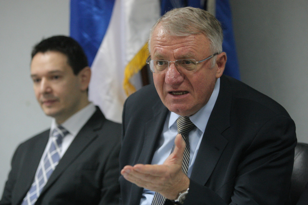 Slavna srpska vojska na Kosovo! Drugog načina nema!