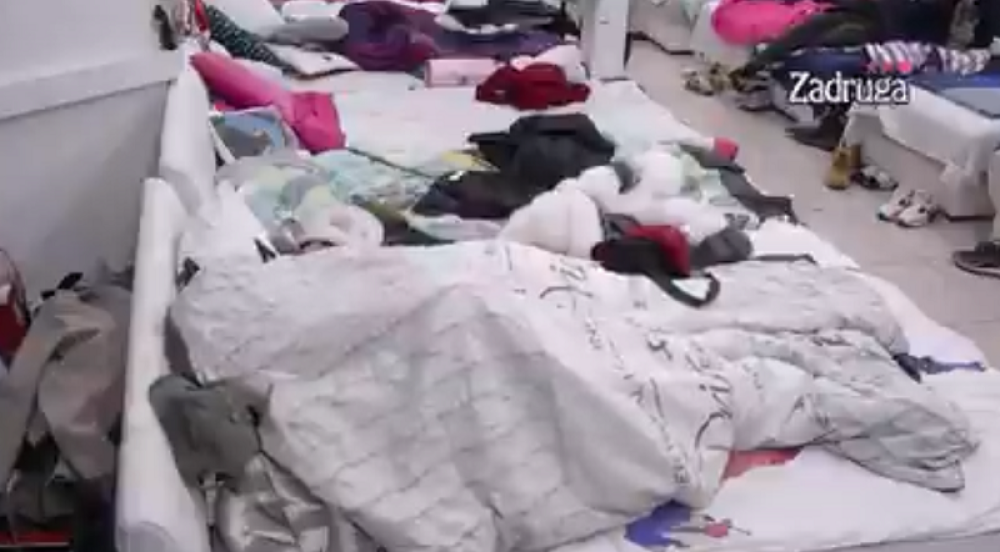 Dragana Mitar i Edis Fetić završili ispod jorgana, u sobi punoj zadrugara! (VIDEO)