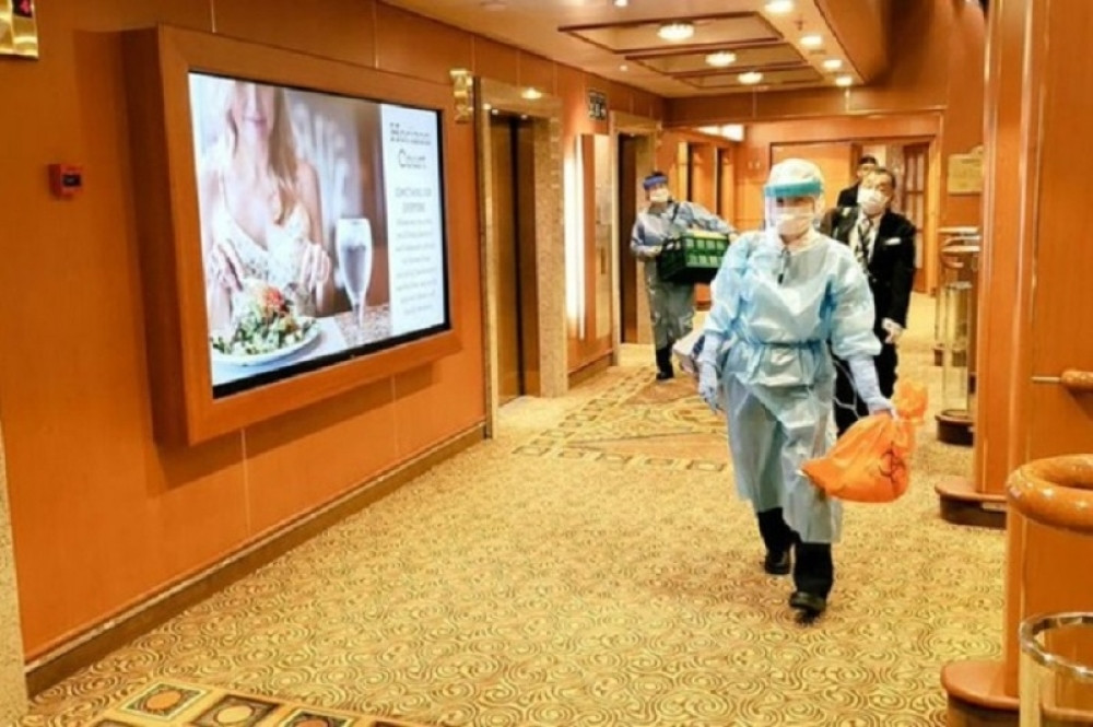 Prvi snimci sa kruzera na kojem se nalaze Srbi, putnici se kriju od koronavirusa (FOTO/VIDEO)