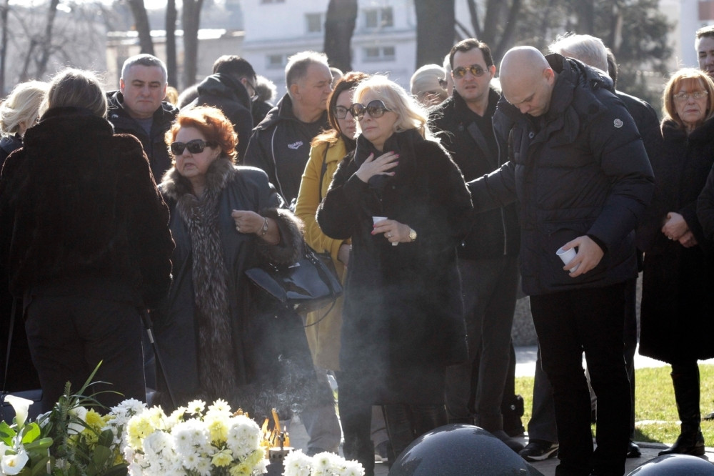 Goca Šaulić plakala u zagrljaju sina Mihajla (FOTO/VIDEO)